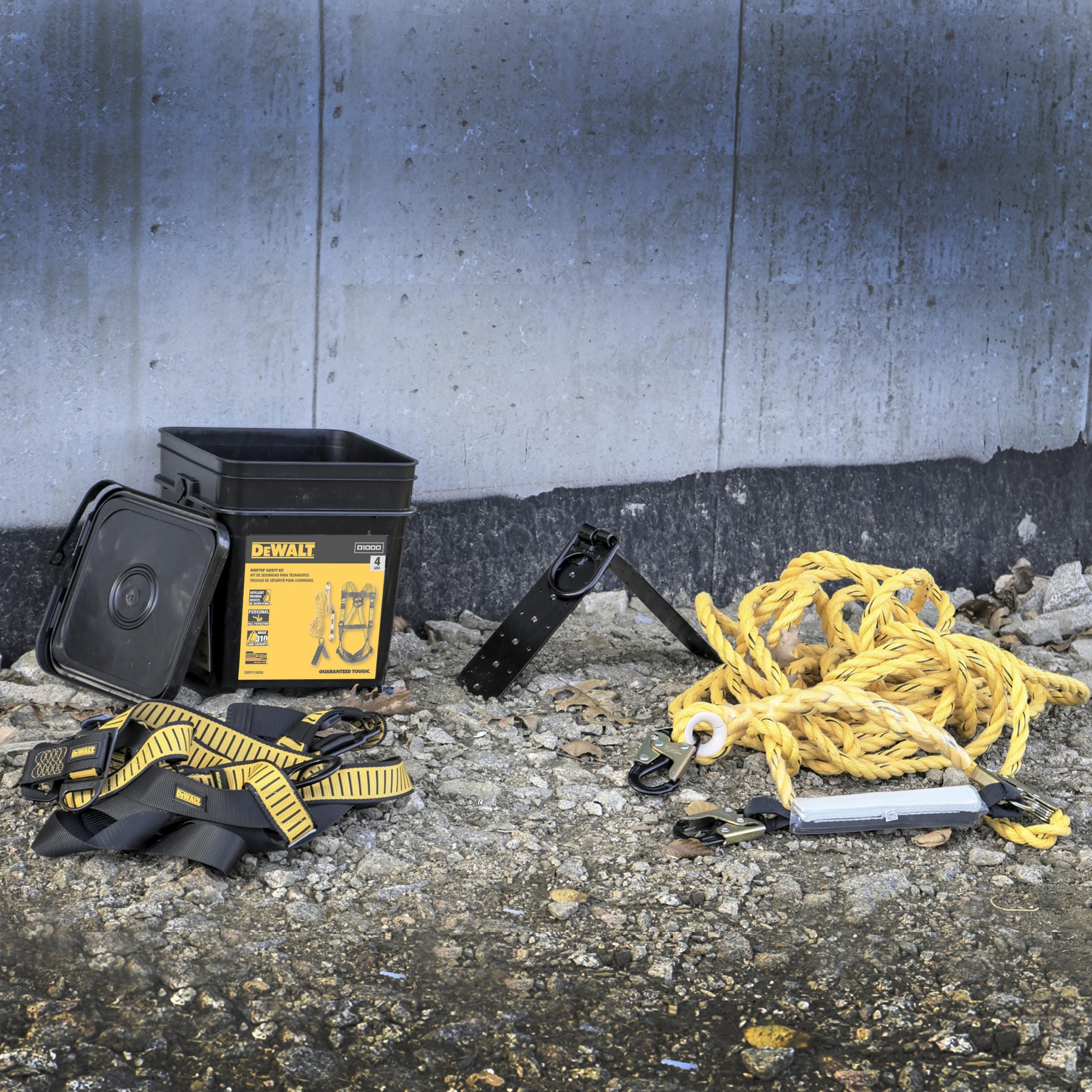 DEWALT Rooftop Safety Kit