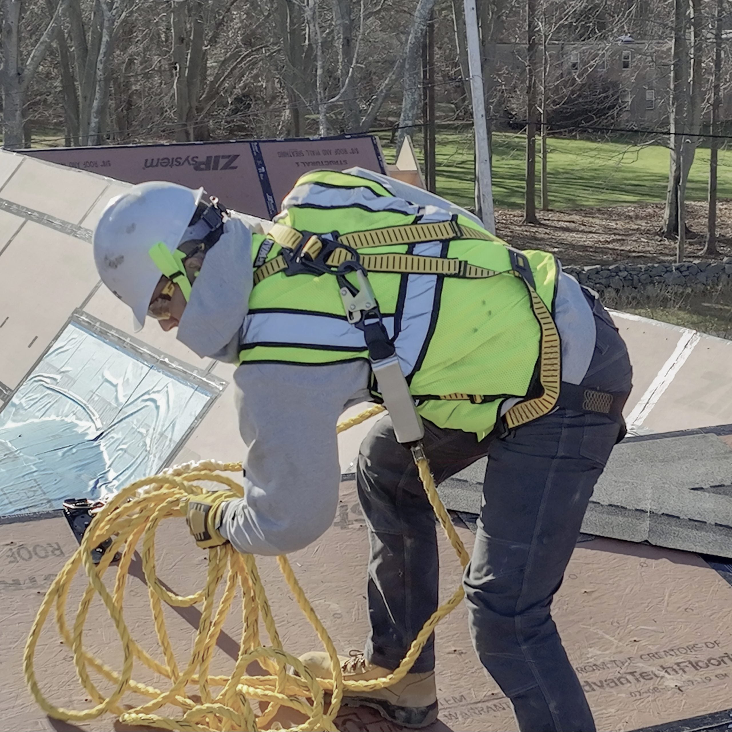 DEWALT 100 ft. ( 30.5 m) Vertical Lifeline Polydac Rope with Snap Hook and Taped End