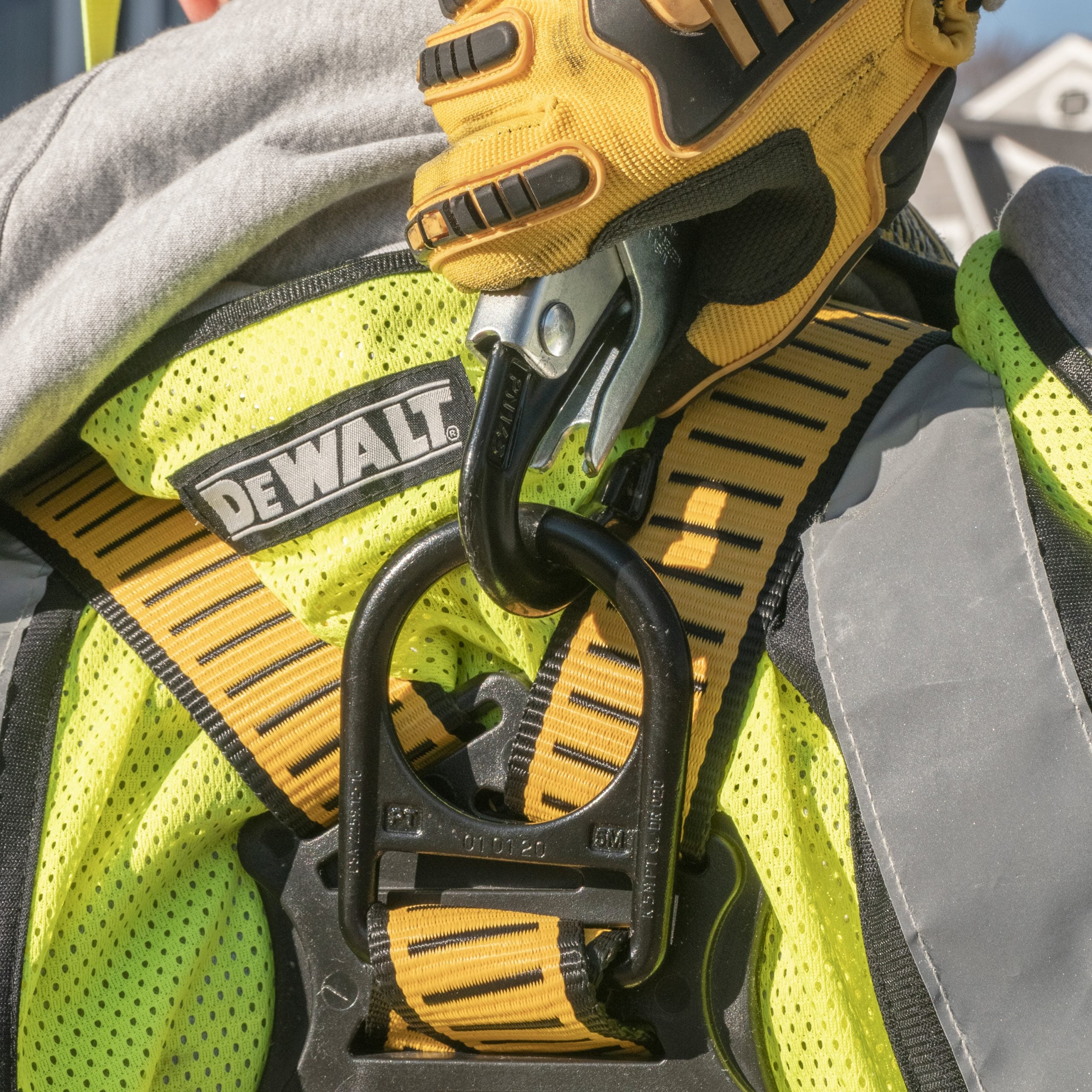DEWALT 6 ft. (1.8 m) Single Leg Lanyard Internal Energy Absorber, 4 ft. to 6 ft. Stretch with Steel Snap hooks on Both Ends