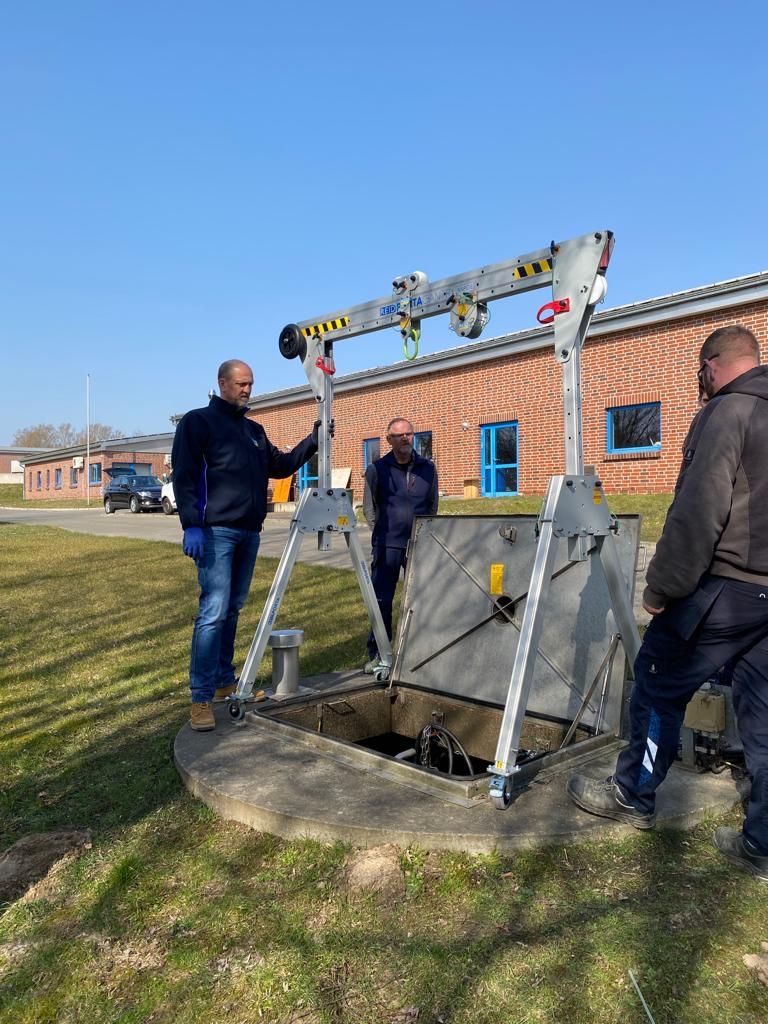 REID PORTAGANTRY® RAPIDE System - 2200 lb Capacity