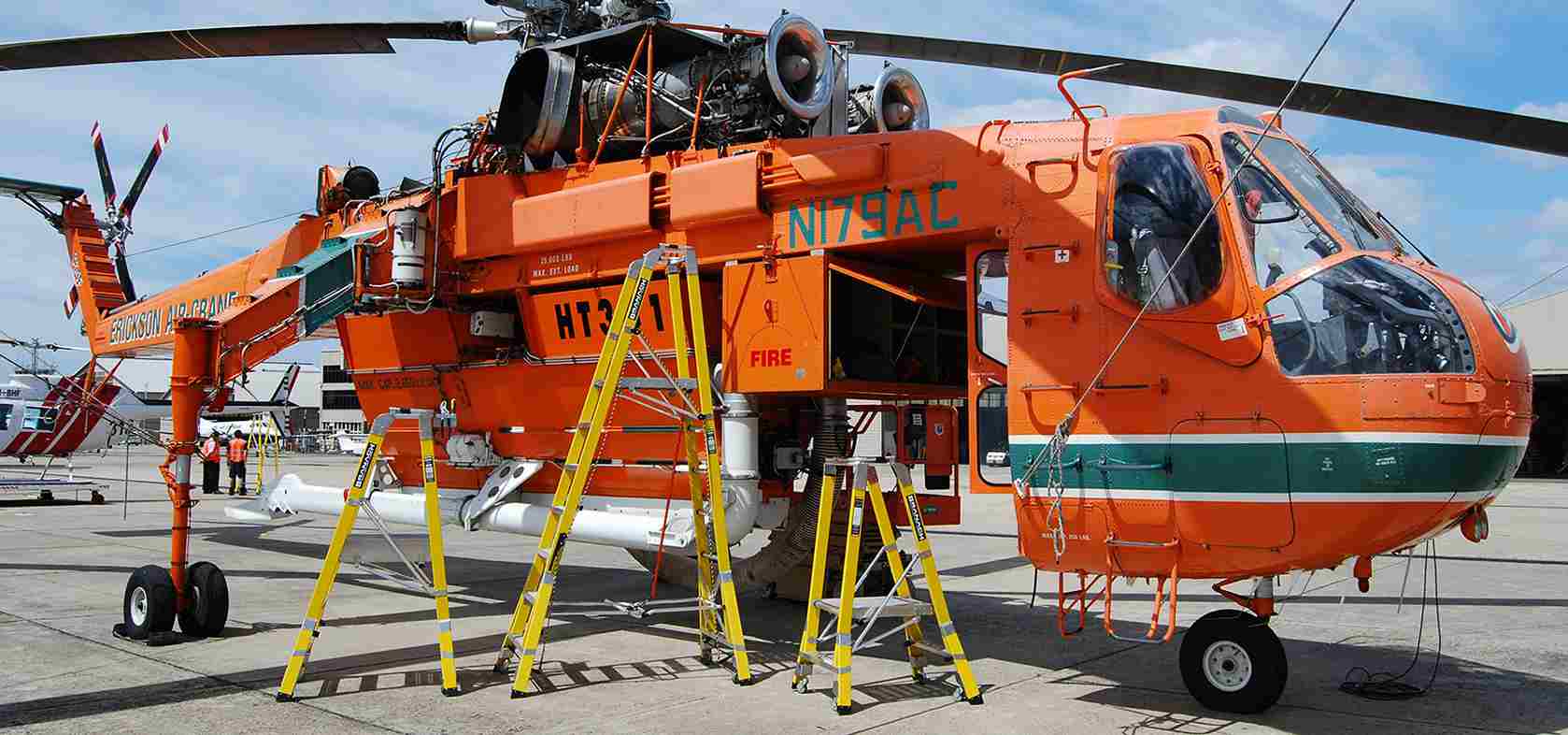 WorkMaster 550mm Safety Step Platform Ladder - Gallery Image 4